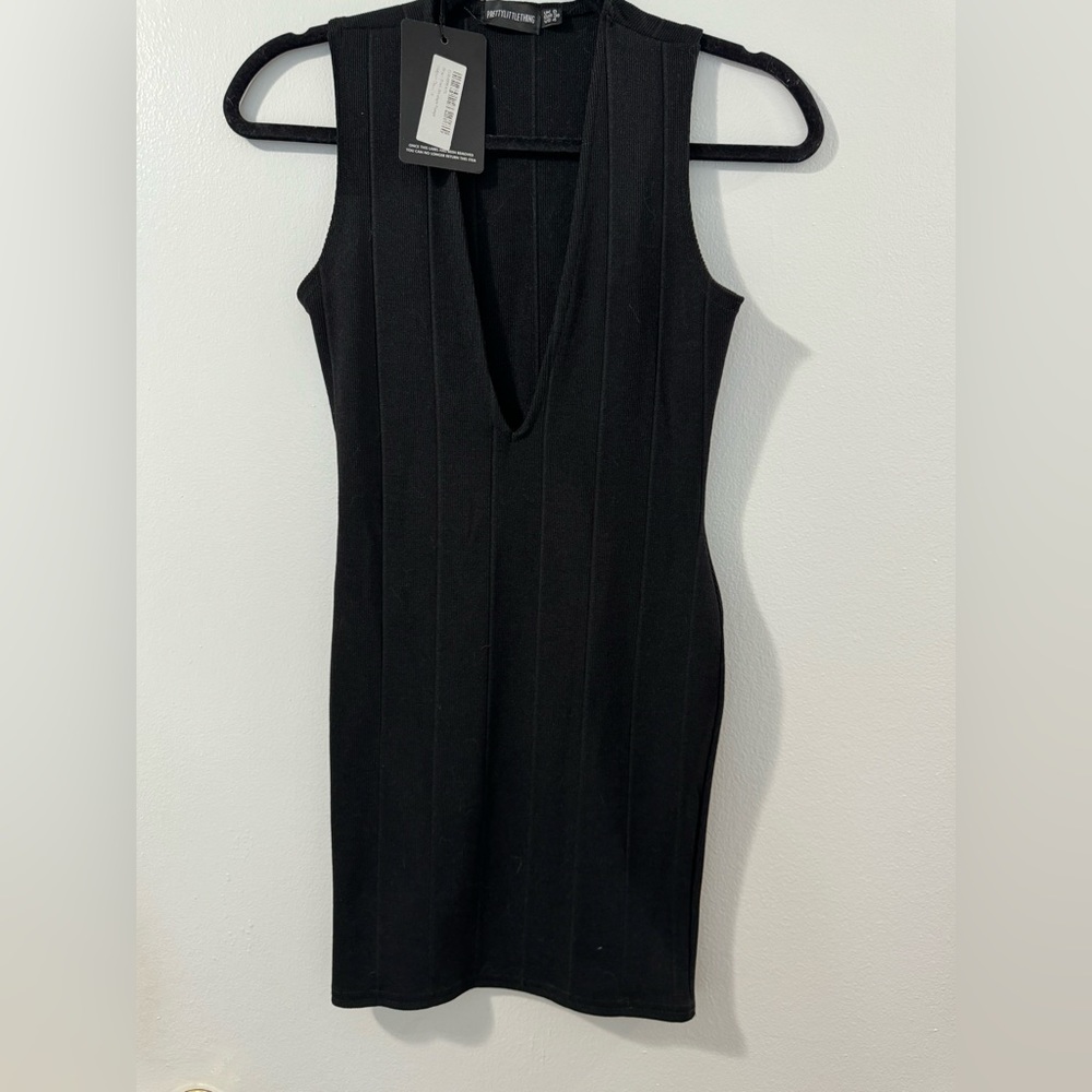 NWT Pretty Little Thing Bodycon Mini Dress Black Deep V Neck 4 Small Medium Date